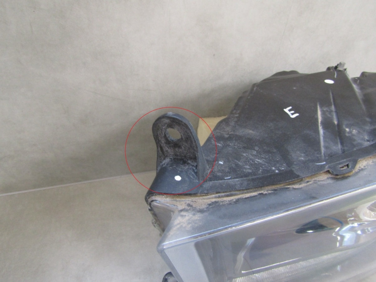 Prednji far DODGE RAME 1500 REBEL BLACK halogen sa sočivom 13- LH