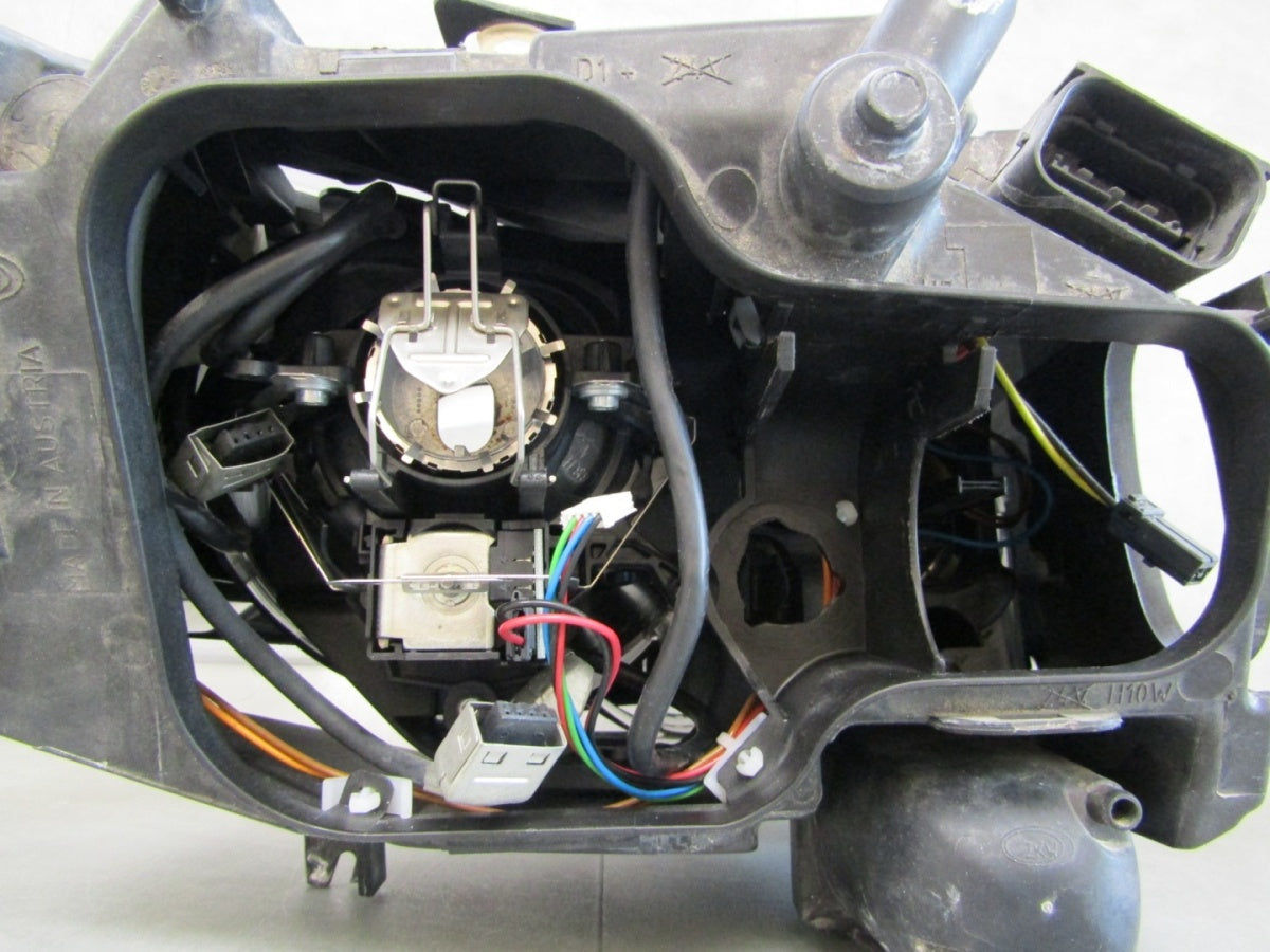 Prednji far BMW 3 E90 E91 xenon nezakretni 04-08 LH