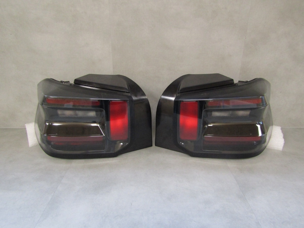 komplet lamp tylnych lijevi desni Citroen C3 IV halogen 24- 9848892180 9845602580