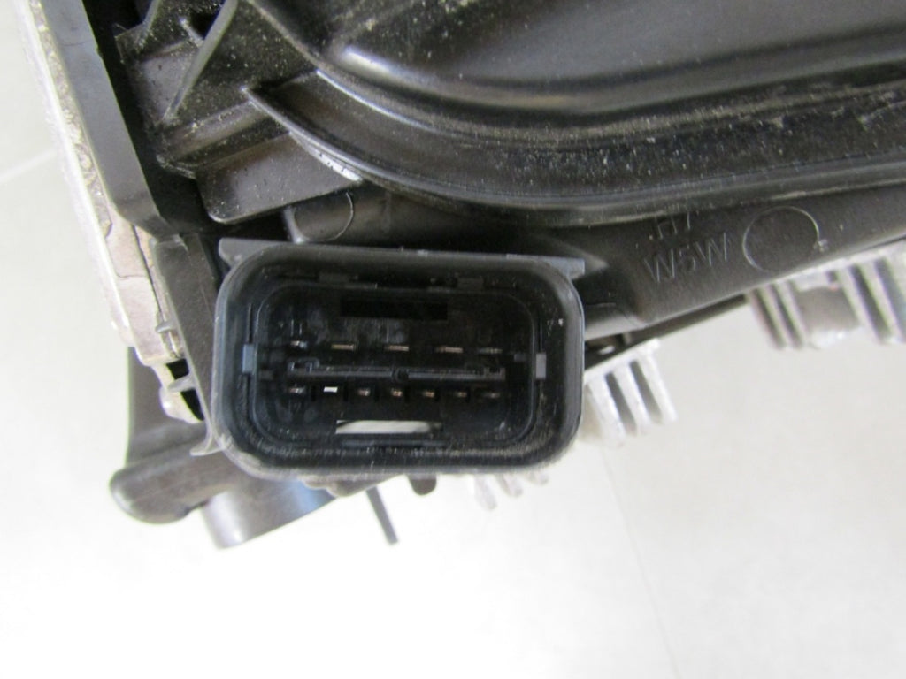 Prednji far BMW X1 E84 LIFT LCI xenon nezakretni 12-15 RH desni kompletan 6311 7290240