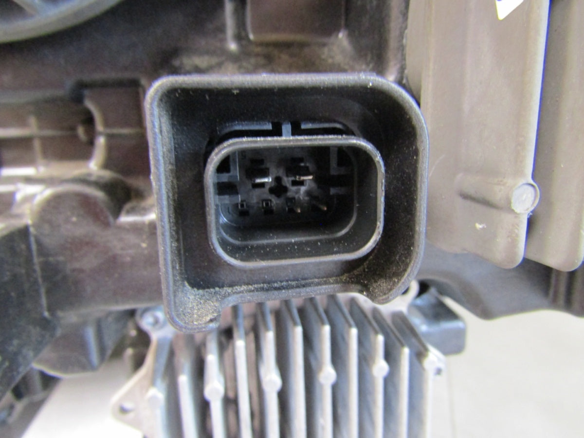 Prednji far BMW IX I20 LASER 21- RH 5A3CEA 2