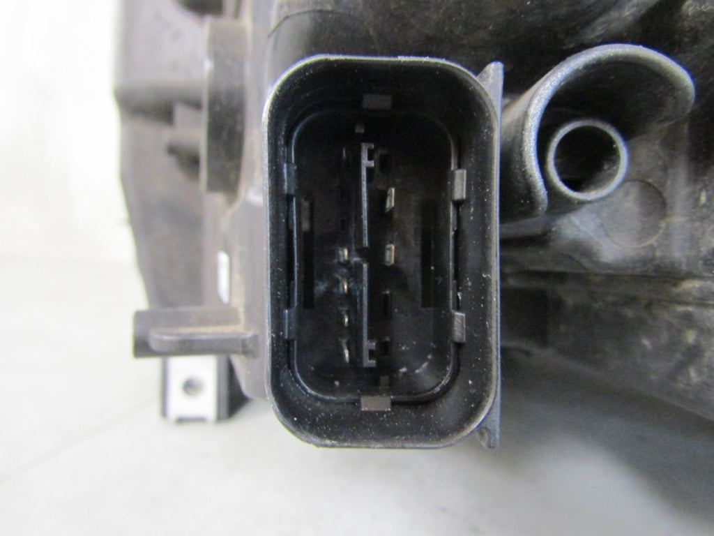Prednji far BMW 5 F10 F11 halogen sa sočivom 10-13 RH desni 7203240