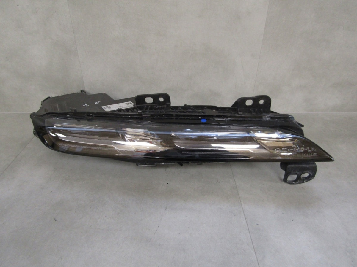 Prednji far BMW 7 G70 LED DRL SVAROWSKI RH desni 22- 9879936