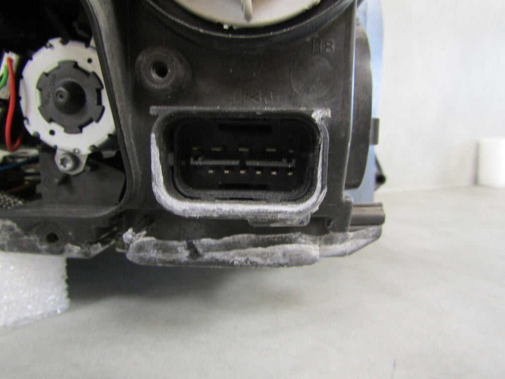Prednji far BMW E90 LIFT xenon nezakretni LH 08-12 7202583