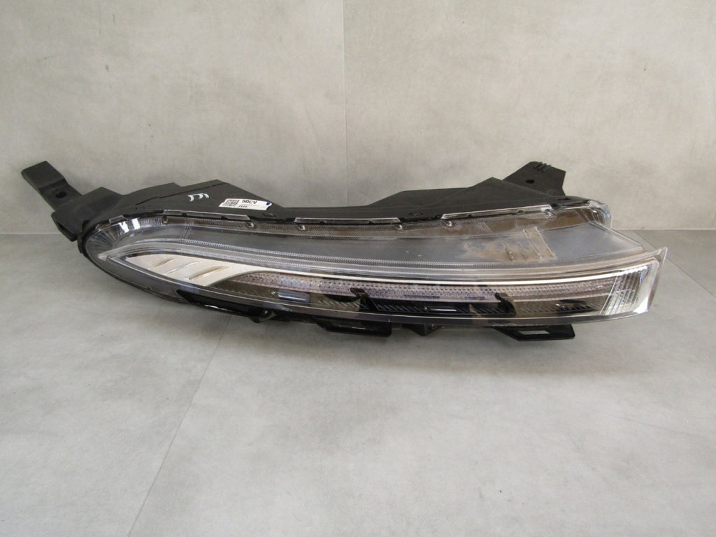 Prednji far Hyundai Bayon LED DRL 21-24 RH 92208Q0500