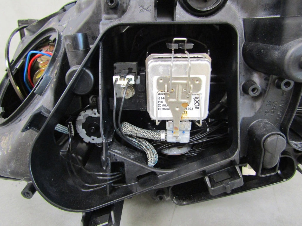 Prednji far BMW 7 F01 F02 xenon zakretni 08-12 RH 6311 7228428