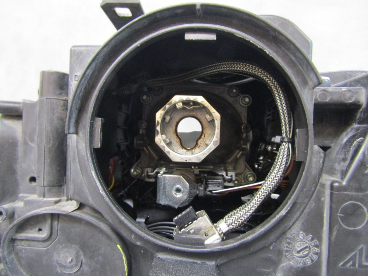 Prednji far Audi A4 B8 xenon nezakretni 07-11 RH desni 8K0941004C
