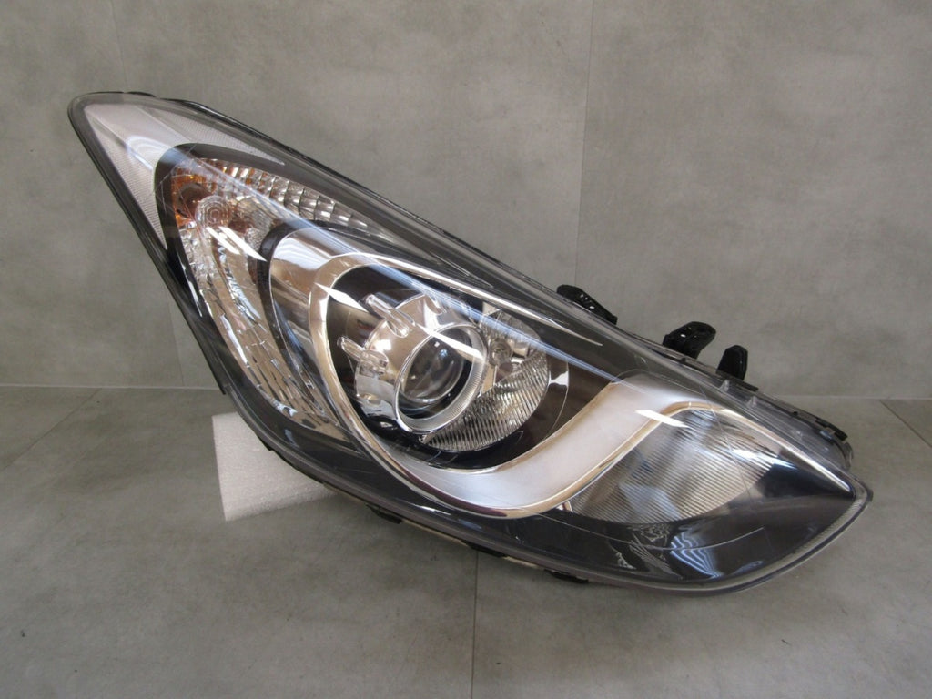 Prednji far Hyundai I30 II halogen sa sočivom 11-17 RH desni