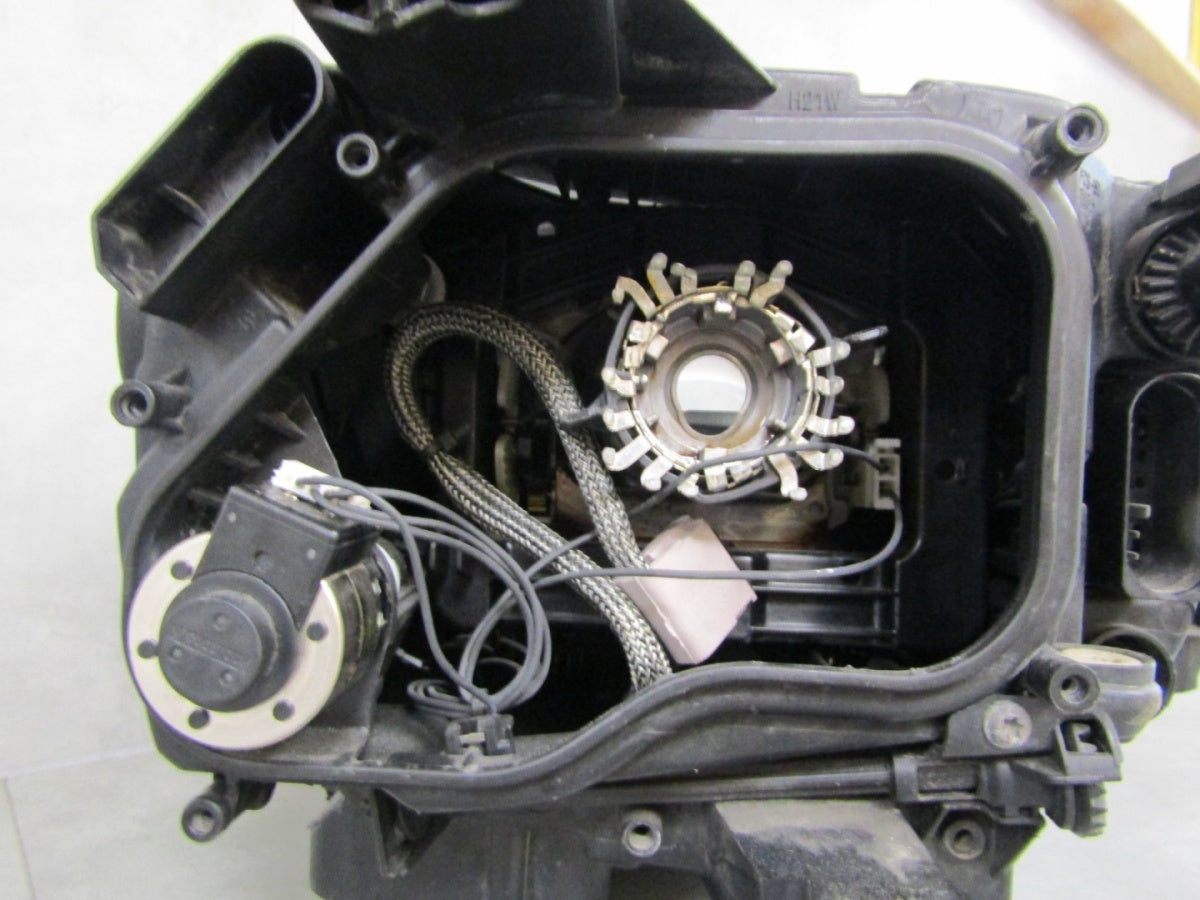 Prednji far VW Golf 7 VII xenon nezakretni 12-16 LH