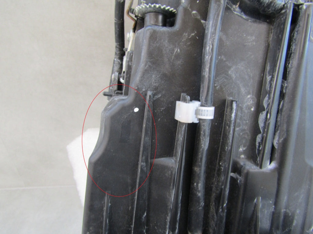 Prednji far Mitsubishi i-Miev Miev halogen sa sočivom 09- RH