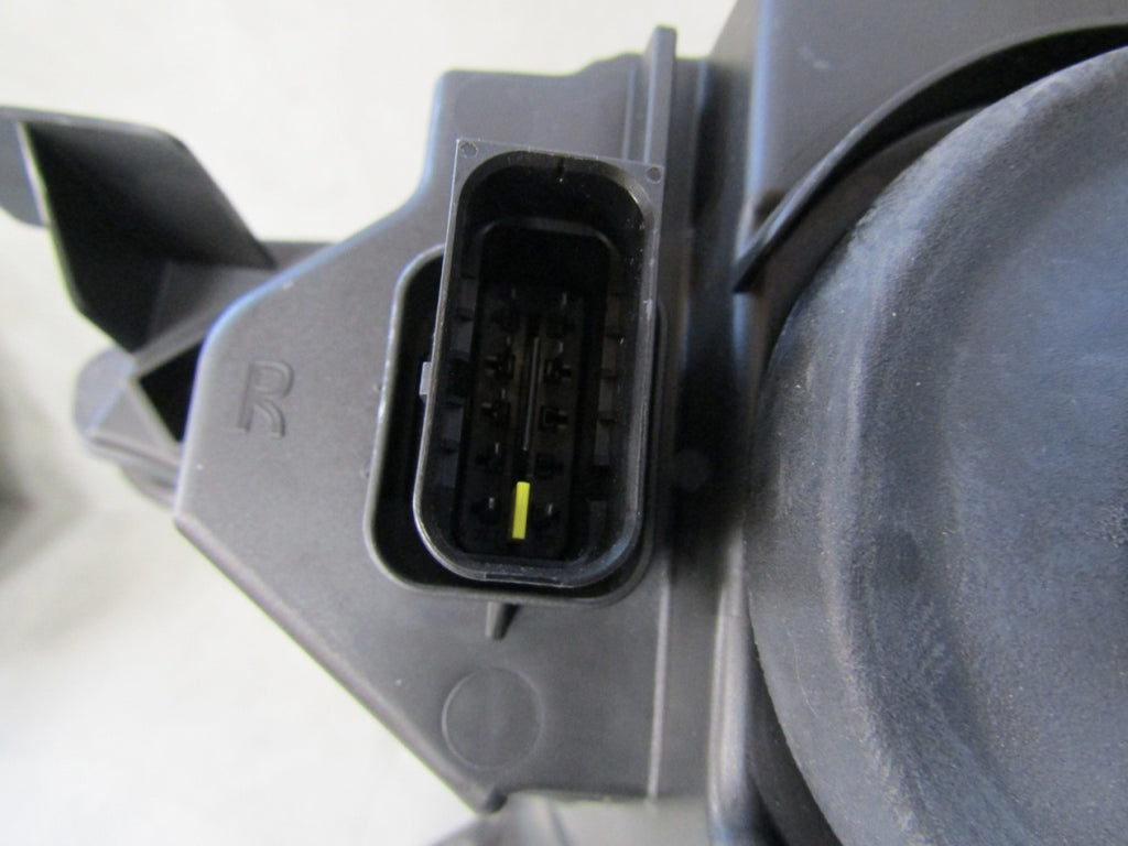 Prednji far Citroen DS3 DS 3 CROSSBACK halogen 18- RH 98200840580
