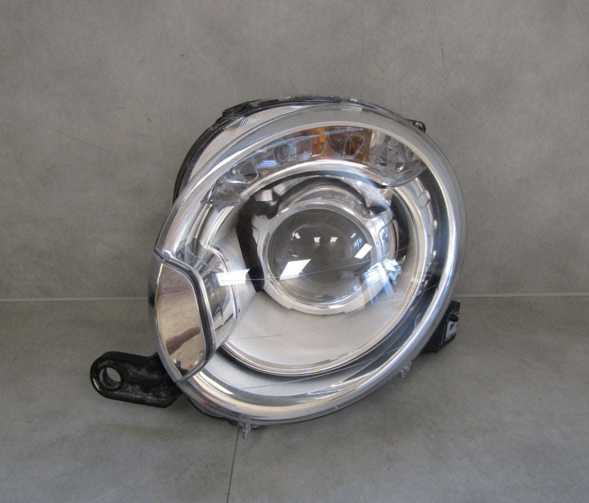 Prednji far Fiat 500 xenon 07-15 LH