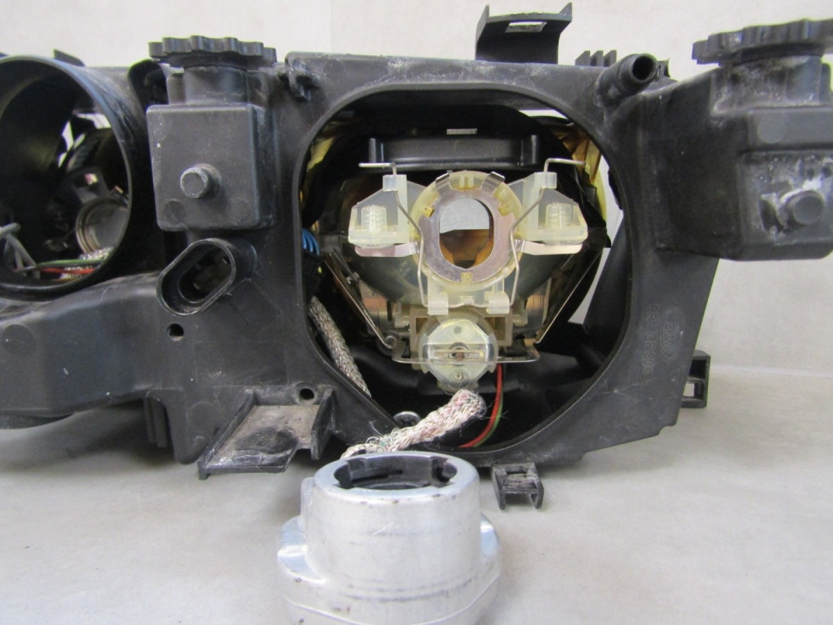 Prednji far BMW 3 E46 XENON SEDAN KOMBI LIFT 02-05 RH desni 6925644