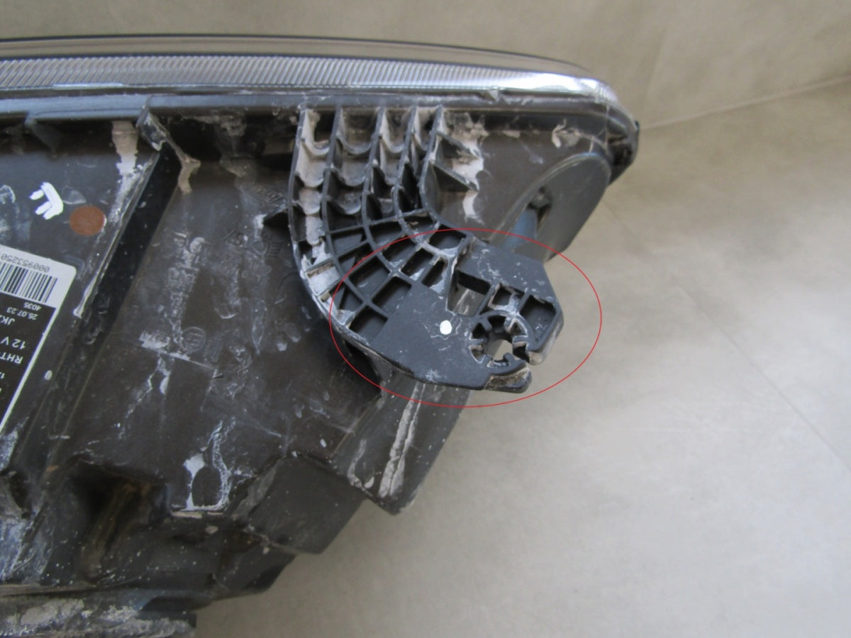 Prednji far FORD TRANSIT CUSTOM LIFT halogen sa sočivom LED 17-23 LH JK2113W030D