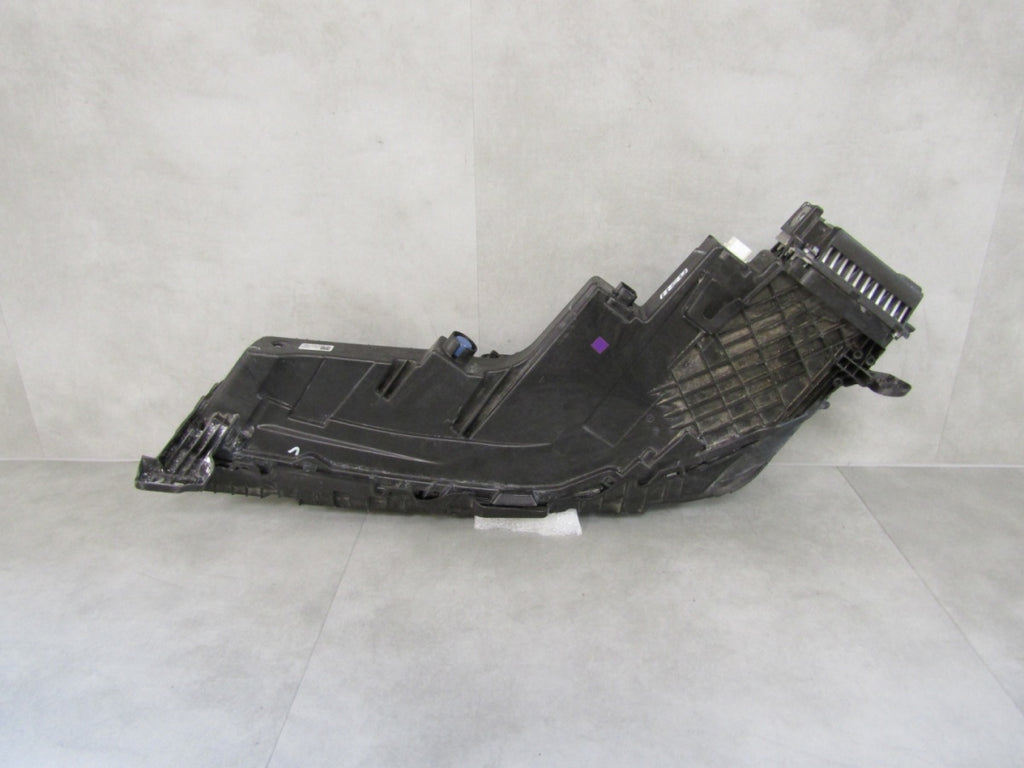 Prednji far BMW 7 G70 LED DRL SVAROWSKI RH 22- 9879936