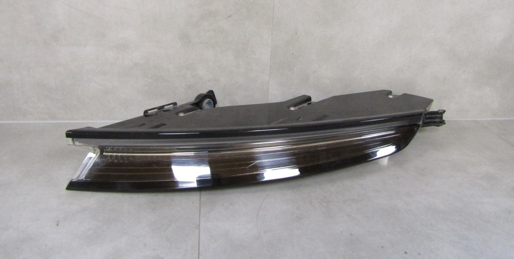 Stop svjetlo PORSCHE TAYCAN RH desni 19- LED 9JA945092G