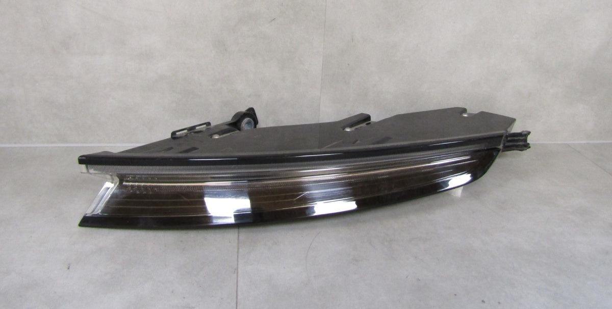Stop svjetlo PORSCHE TAYCAN RH desni 19- LED 9JA945092G