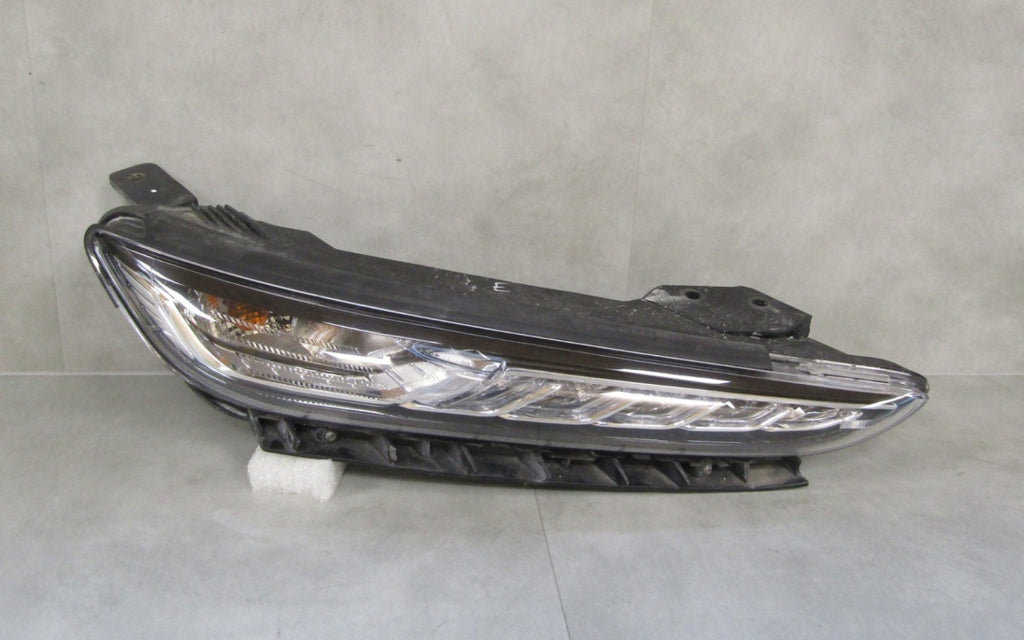 Prednji far Hyundai Kona 1 LED DRL RH 17-21