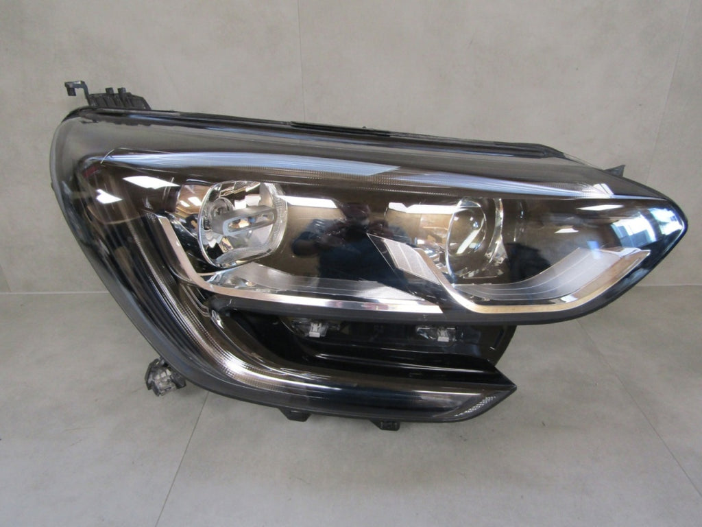 Prednji far RENAULT MEGANE 4 IV halogen sa sočivom + LED 16-20 RH desni 260100767R