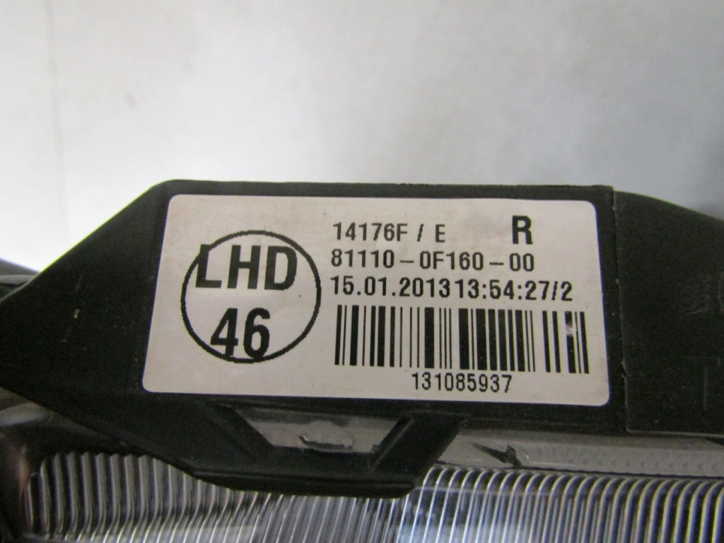 Prednji far TOYOTA VERSO LIFT halogen sa sočivom RH desni 13-15
