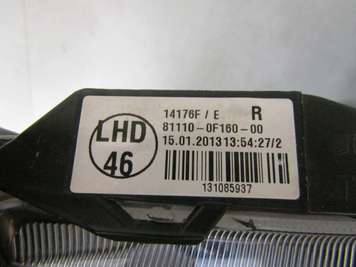 Prednji far TOYOTA VERSO LIFT halogen sa sočivom RH desni 13-15