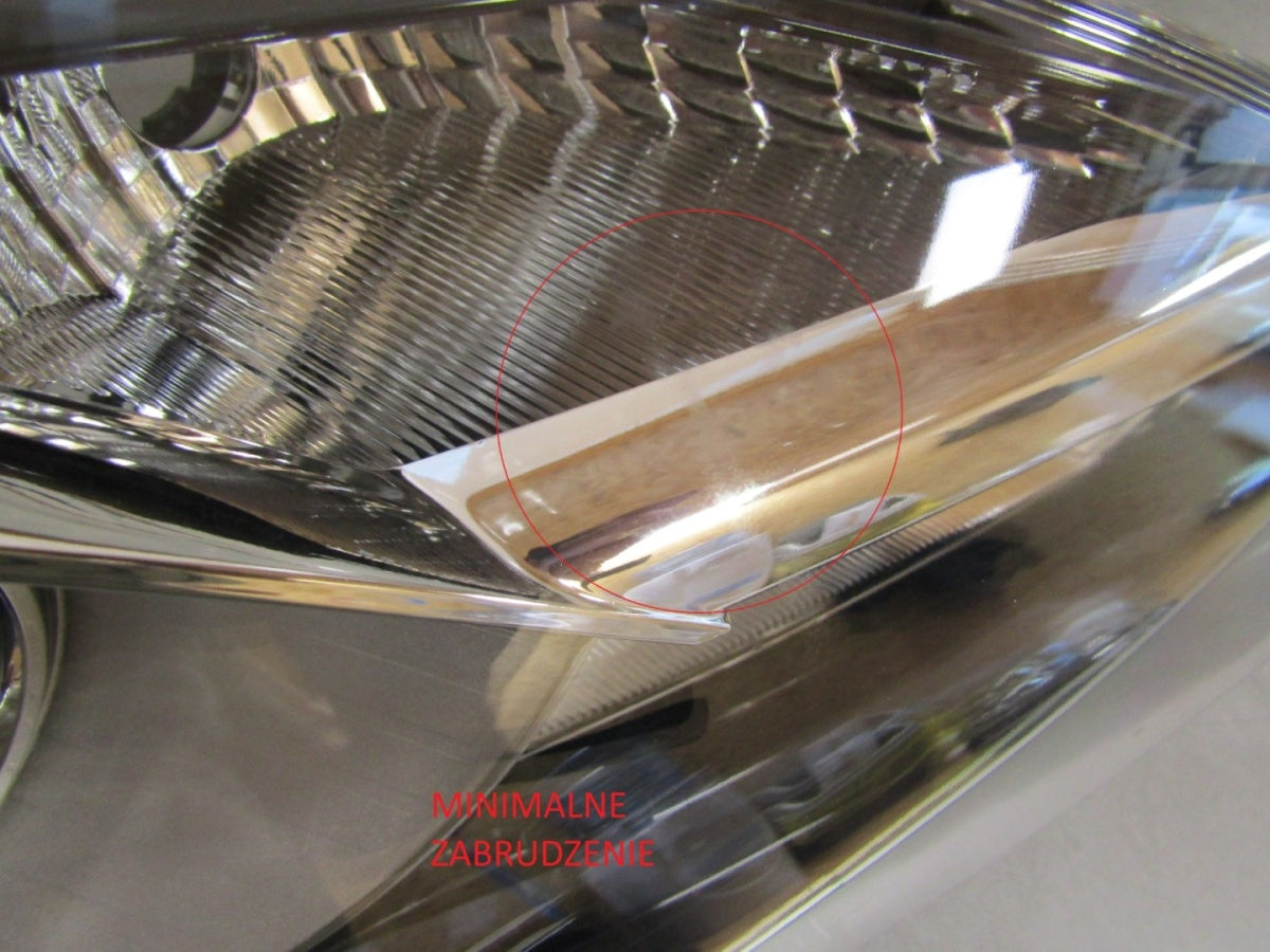 Prednji far TOYOTA VERSO LIFT halogen sa sočivom RH desni 13-15