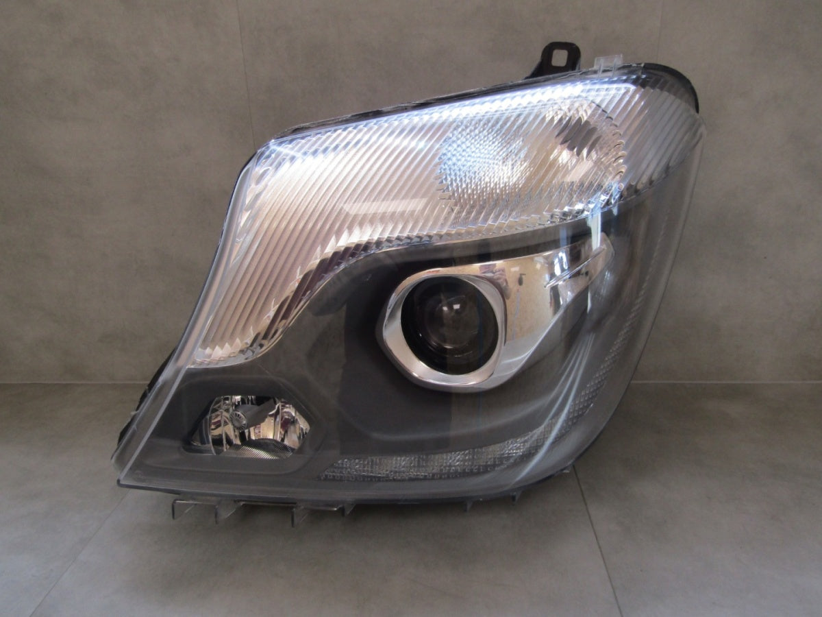 Prednji far Mercedes Sprinter W906 LIFT xenon nezakretni LH 13-18 A9068206200