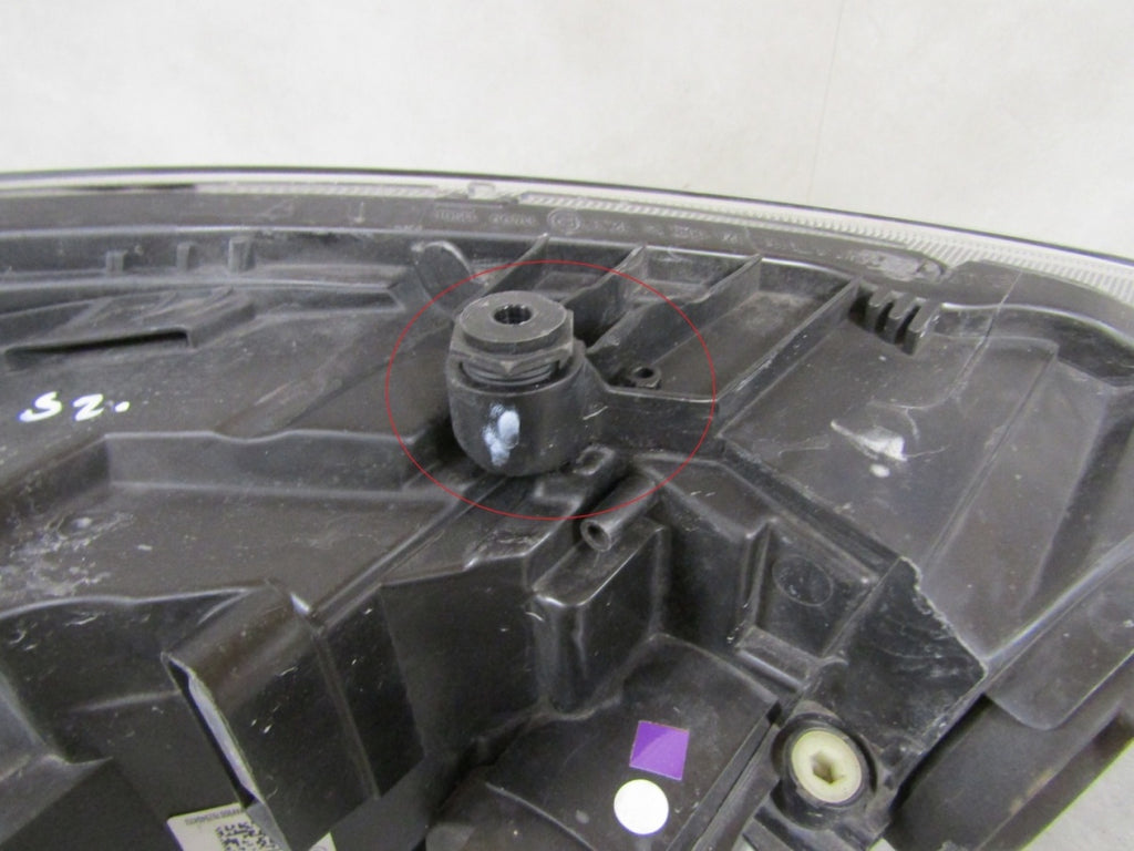 Prednji far SKODA FABIA 3 III 14-18 halogen LH VALEO 90076294
