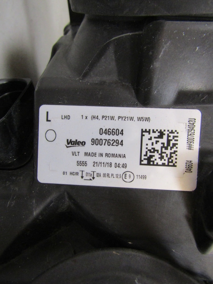 Prednji far SKODA FABIA 3 III 14-18 halogen LH VALEO 90076294