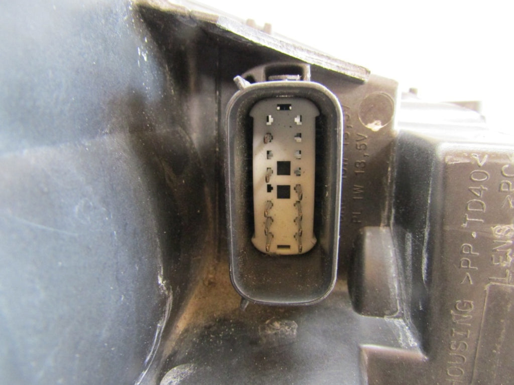 Prednji far Ford Kuga MK2 LIFT halogen sa sočivom 16-19 LH lijevi GV41 13W030