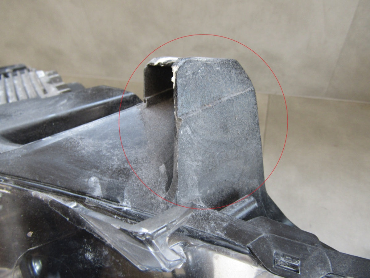 Prednji far Peugeot Expert 3 III xenon nezakretni 16-23 RH 9808235780