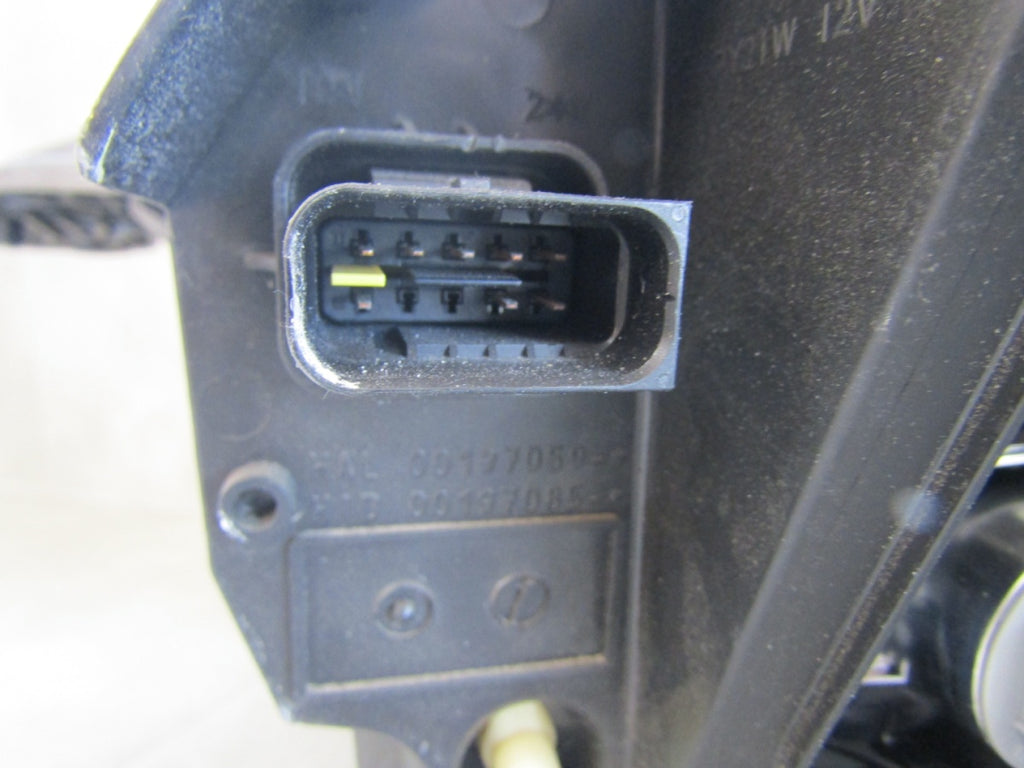 Prednji far Peugeot Expert 3 III xenon nezakretni 16-23 RH 9808235780