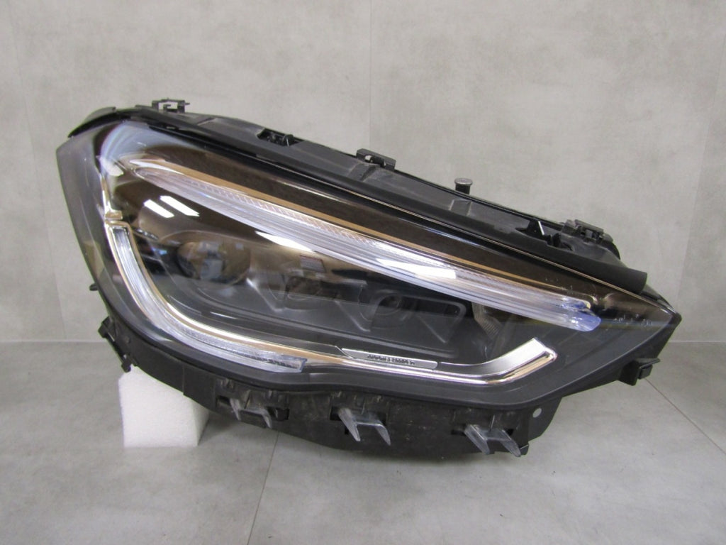 Prednji far Mercedes GLA W247 MULTIBEAM 20-23 RH desni A2479065006