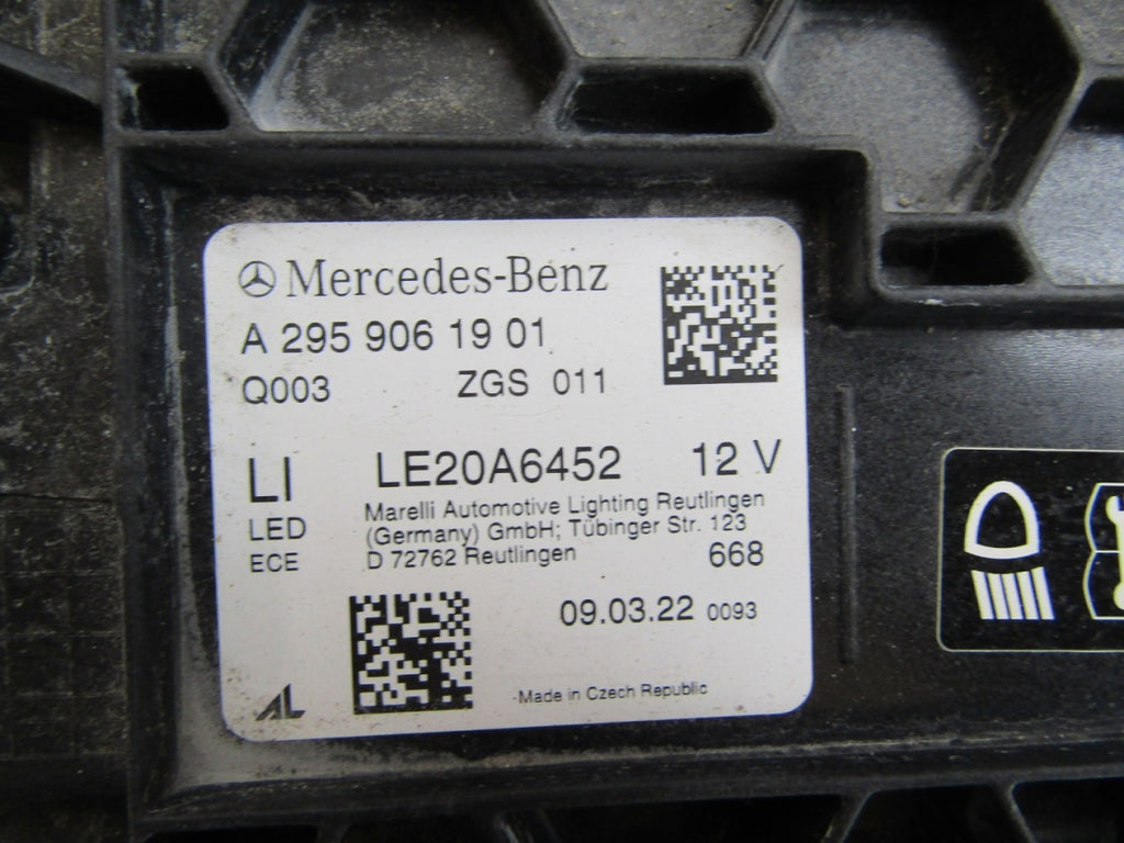 Prednji far MERCEDES EQE W295 A295 FULL LED DIGITAL LIGHT LH 22- A2959061901