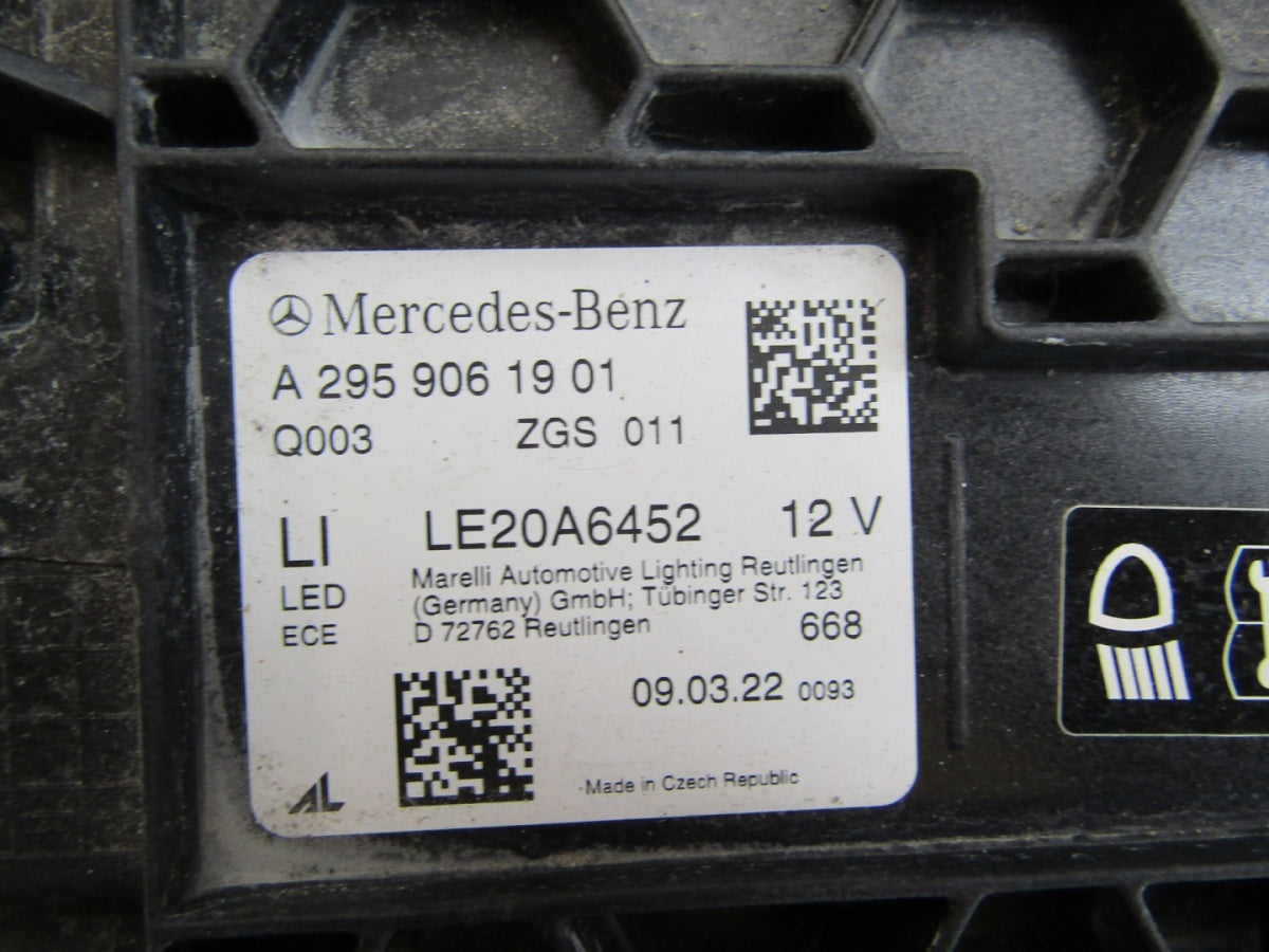 Prednji far MERCEDES EQE W295 A295 FULL LED DIGITAL LIGHT LH 22- A2959061901
