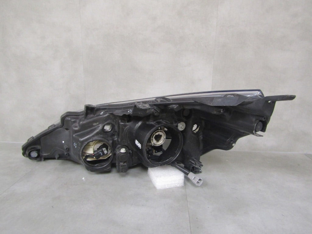 Prednji far Toyota Verso LIFT halogen sa sočivom 13-18 RH 81130-0F161