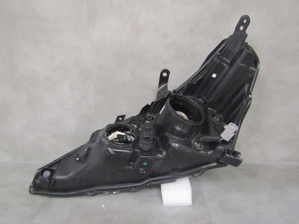 Prednji far Toyota Verso LIFT halogen sa sočivom 13-18 RH 81130-0F161