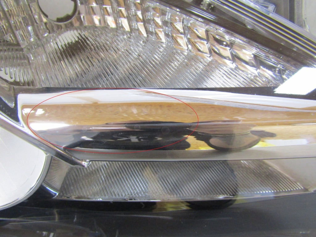 Prednji far Toyota Verso LIFT halogen sa sočivom 13-18 RH 81130-0F161