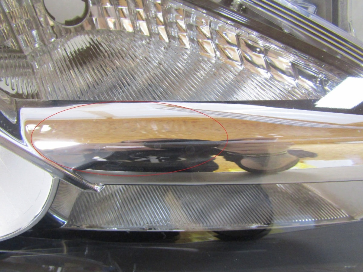 Prednji far Toyota Verso LIFT halogen sa sočivom 13-18 RH 81130-0F161