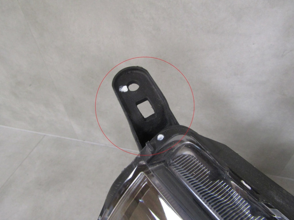 Prednji far Toyota Verso LIFT halogen sa sočivom 13-18 RH 81130-0F161