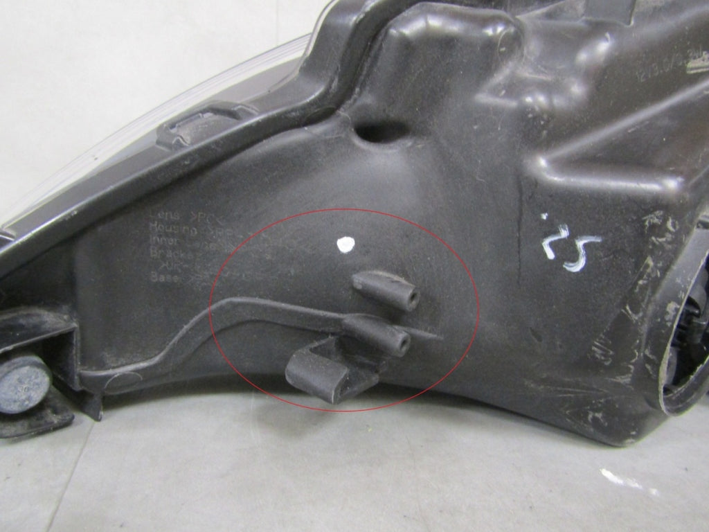 Prednji far Toyota Verso LIFT halogen sa sočivom 13-18 RH 81130-0F161