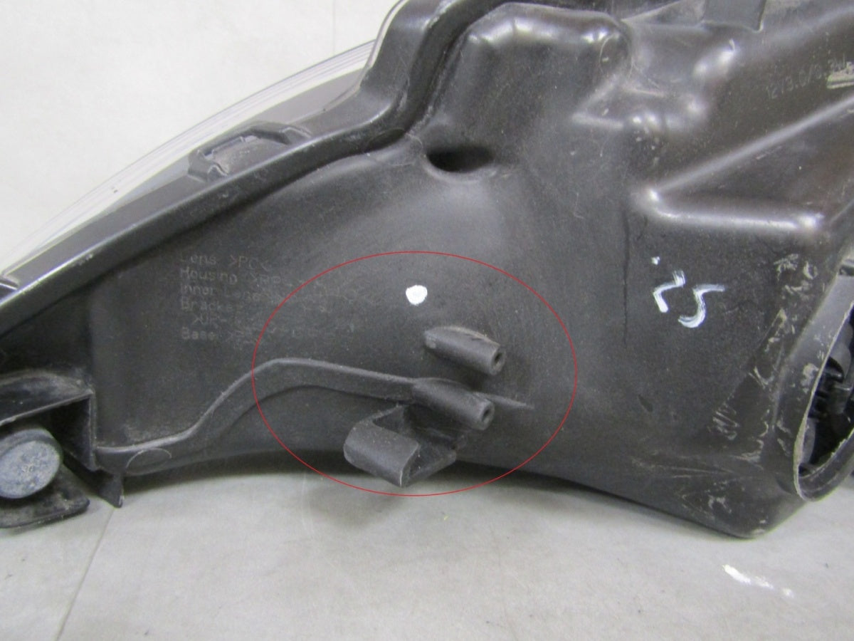 Prednji far Toyota Verso LIFT halogen sa sočivom 13-18 RH 81130-0F161