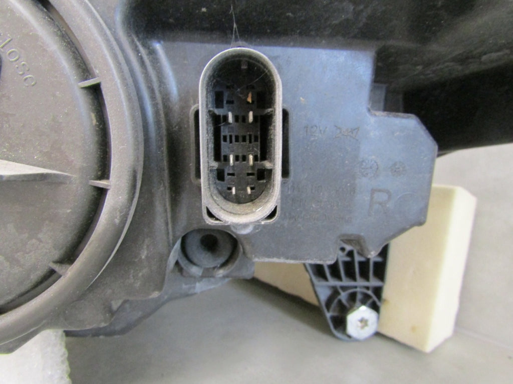 Prednji far MERCEDES EQC W293 FULL LED 19-23 RH desni A2939061201