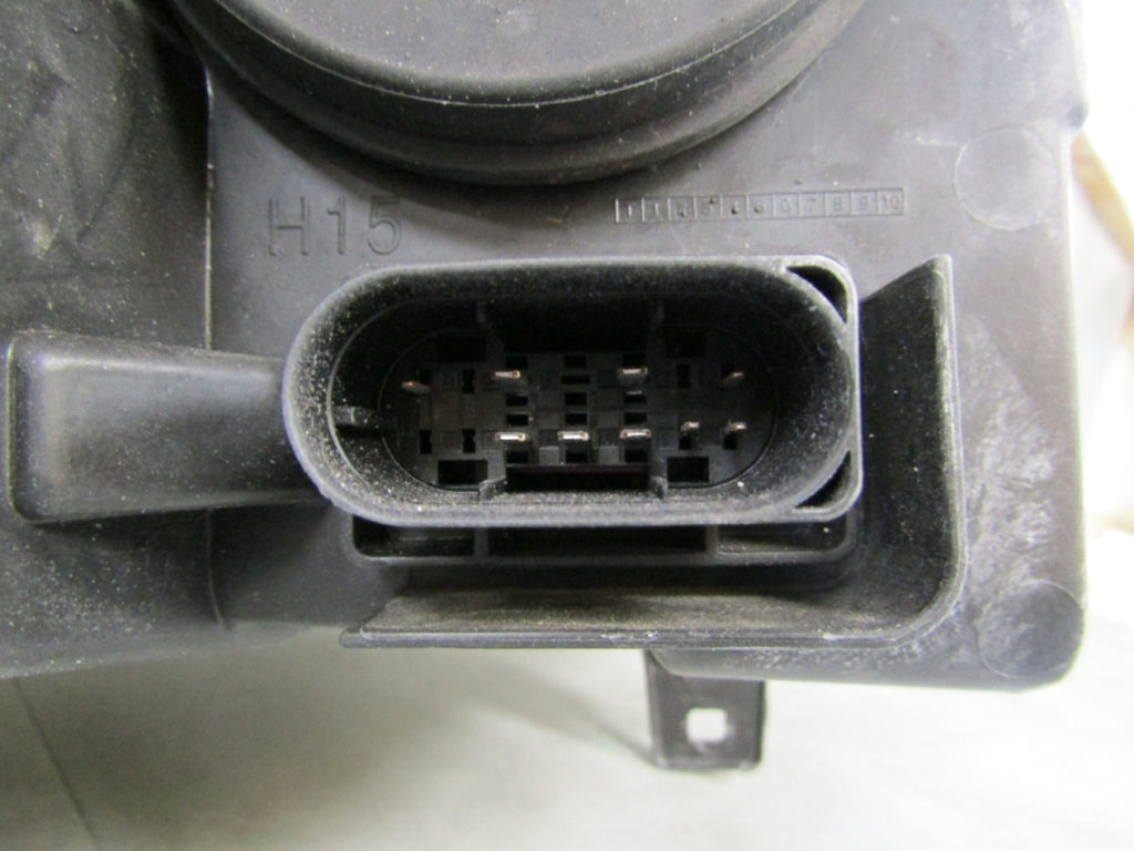 Prednji far Mercedes Sprinter W910 W907 halogen 18- LH A9109060000