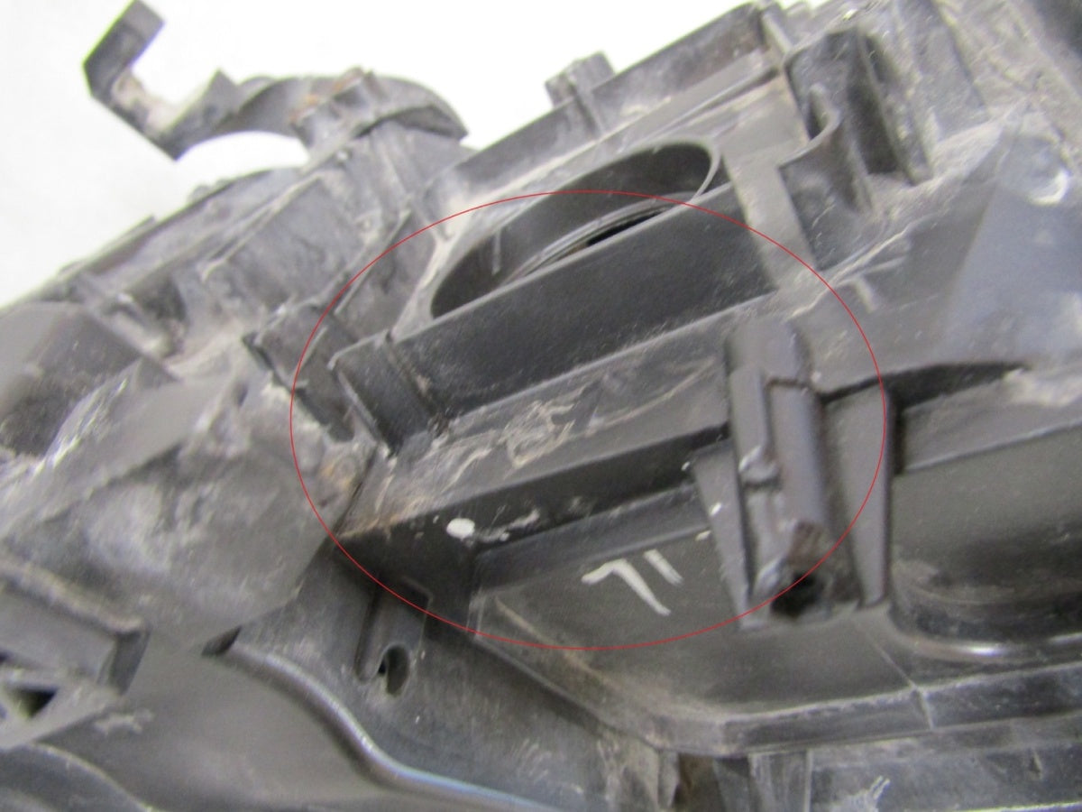 Prednji far Audi A4 B8 xenon XENON nezakretni 07-11 RH desni 8K0941004P