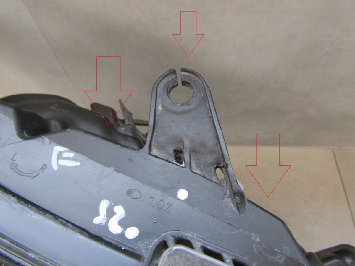 Prednji far Toyota RAV4 V LED RH desni 19-21
