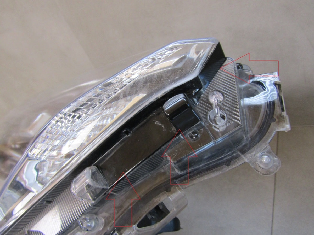 Prednji far Toyota RAV4 V LED RH desni 19-21