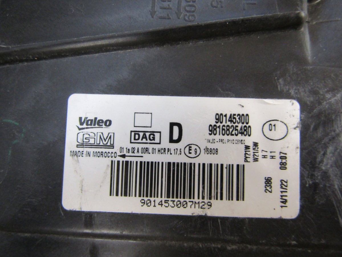 Prednji far Opel Combo E IV halogen RH 18- 9816825480