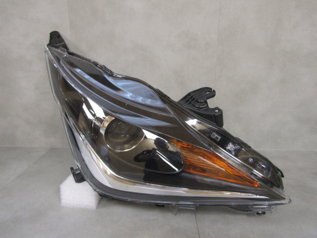 Prednji far Toyota Aygo 2 II halogen sa sočivom + LED 14-18 RH KOITO 0H-17