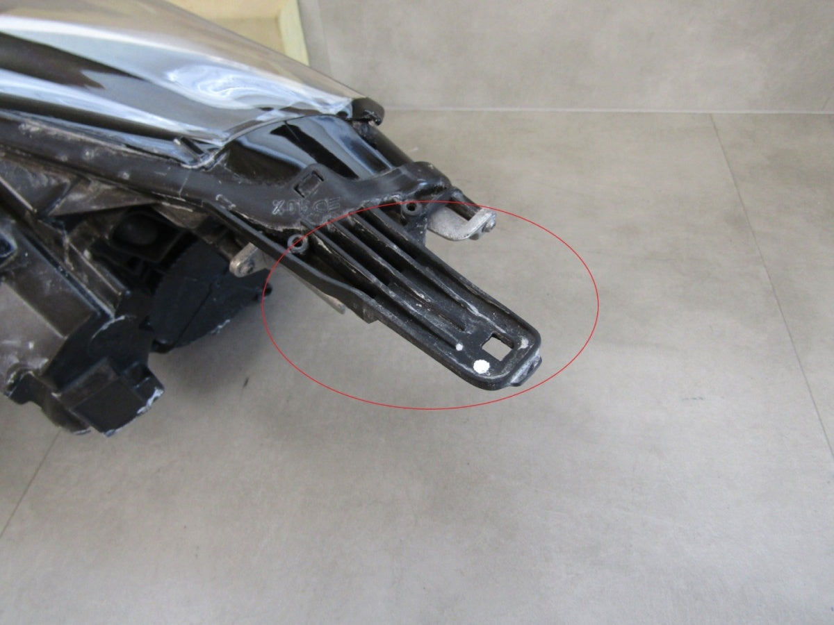 Prednji far OPEL CROSSLAND X ZWYKŁA17-20 RH desni 13467968